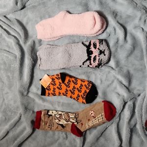 Set of 4 fun socks